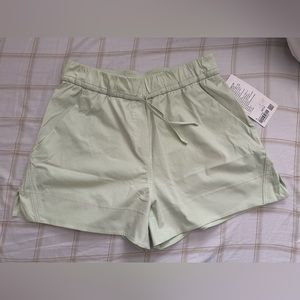 Lululemon Cinchable Waist HR Woven Shorts 3.5”